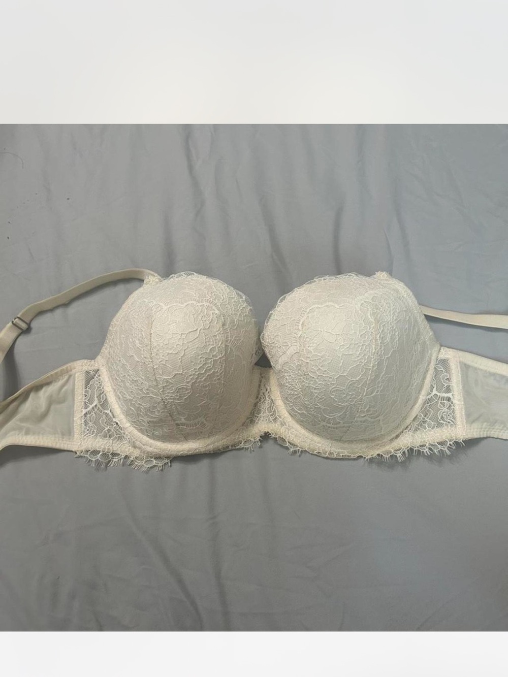 Victoria's Secret Cream Lace Strapless Bra